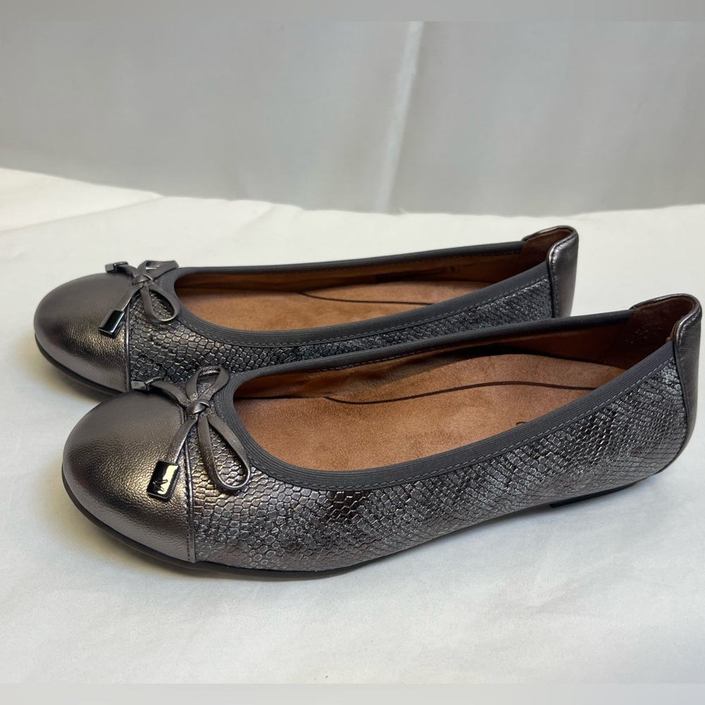 VIONIC Minna Flats Leather Shoes silver grey Arch Support Orthaheel Ballet Sz 5